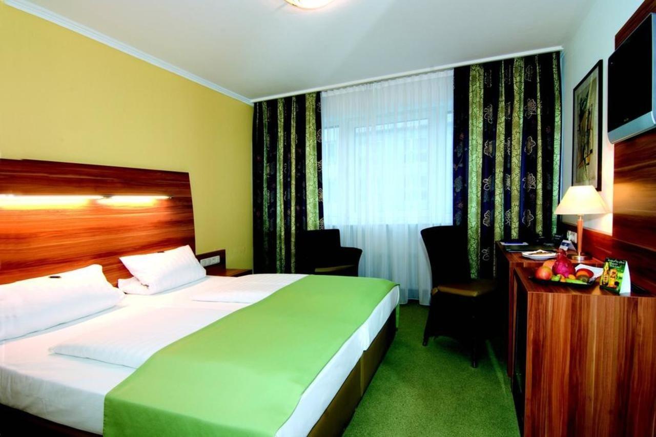 Np Wallis Hotel 3*