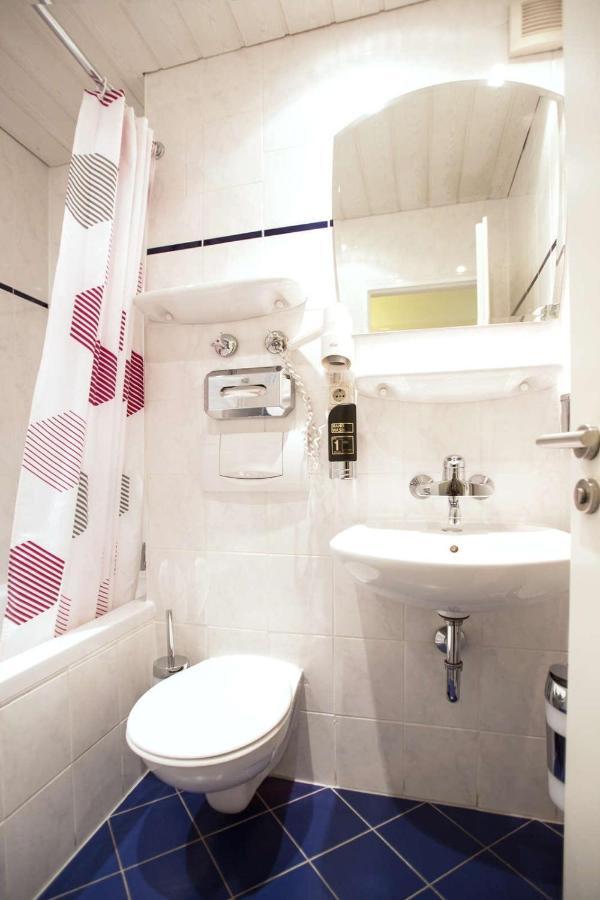 Hotel Np Wallis 3*